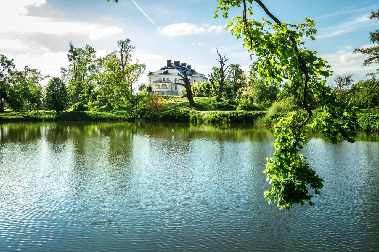 Palac Komierowo Sępólno Krajeńskie Exteriör bild