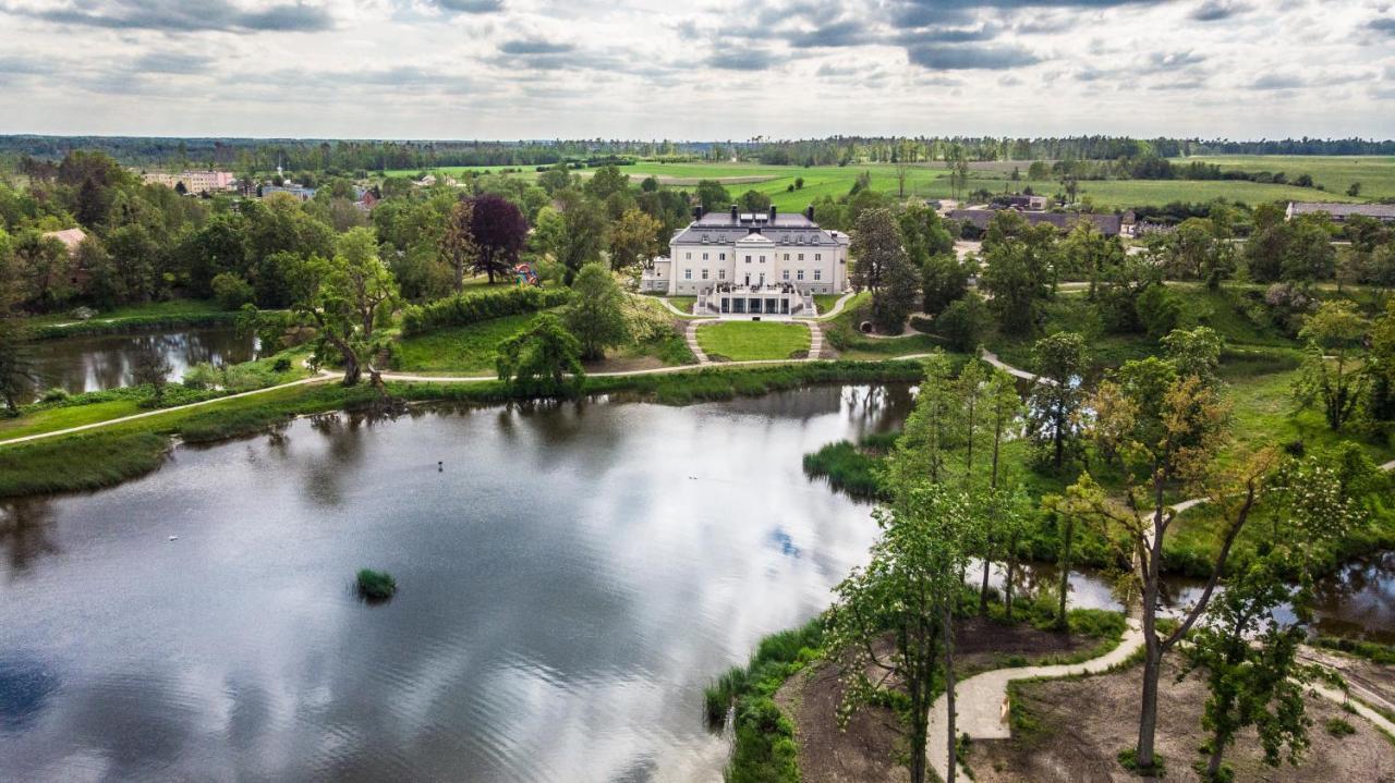 Palac Komierowo Sępólno Krajeńskie Exteriör bild