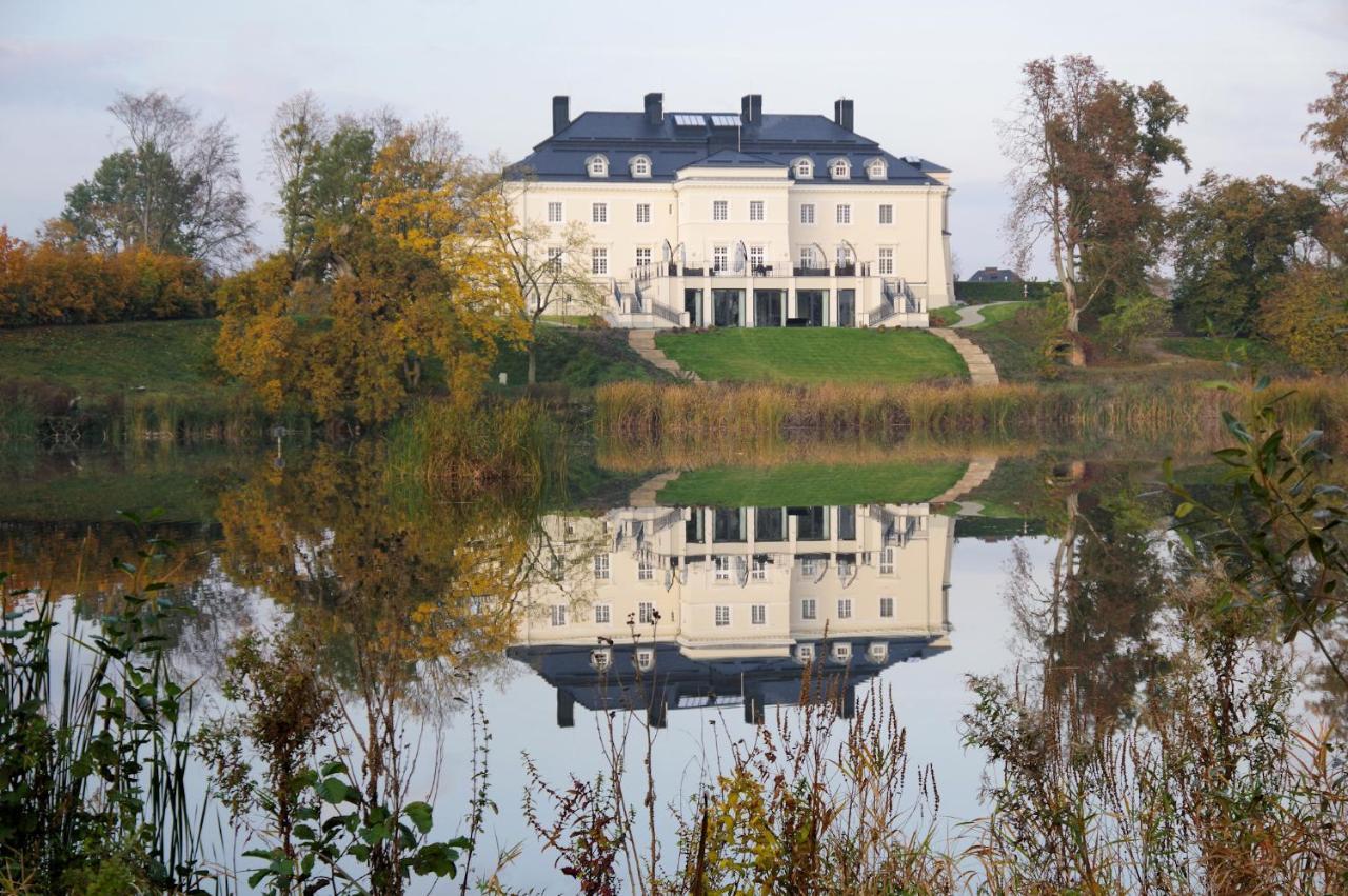 Palac Komierowo Sępólno Krajeńskie Exteriör bild