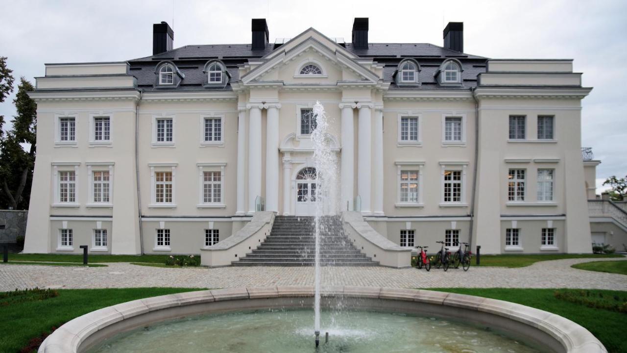 Palac Komierowo Sępólno Krajeńskie Exteriör bild