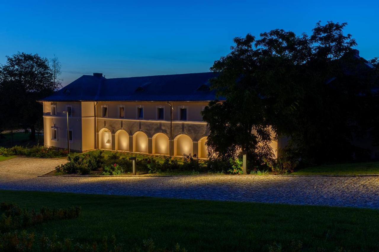 Palac Komierowo Sępólno Krajeńskie Exteriör bild